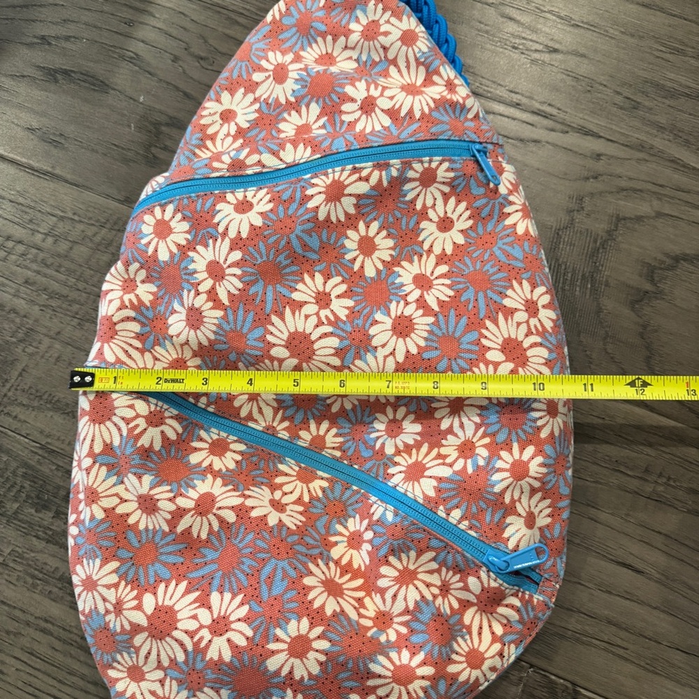 Slope Rope Sling Backpack Floral Design - Picture 5 of 8